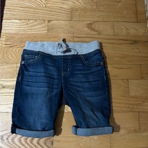 Justice short for girl.  Size 10.  Good condition.